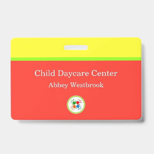 明るい子供のデイケアロゴテンプレート名バッジ バッジ (正面)