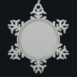 明るい形見でチャームを木に追加 スノーフレークピューターオーナメント<br><div class="desc">私たちの楽しいクリスマスオーナメントコレクションであなたの休日の装飾を高める。手作りパーソナライズされたと、私たちの装飾オーナメントはあなたの木にユニークtouchを追加するのに最適だ。</div>