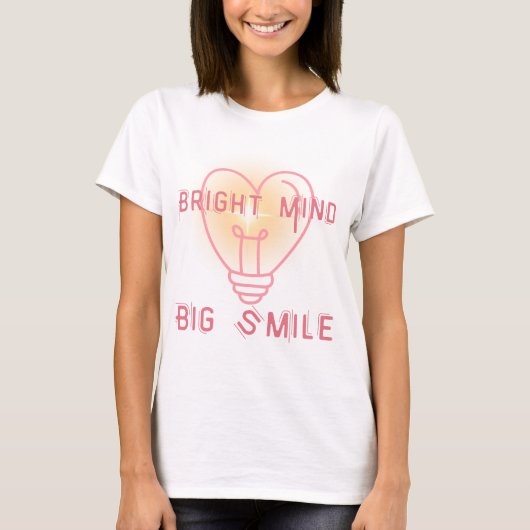 明るい心 大きな笑顔 Tシャツ (正面)