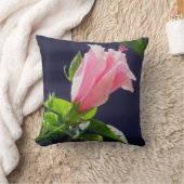 明るい日光の中のハイビスカス クッション (ブランケット)