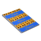 明るい日黄色の花オン王室のブルー ノートブック (右側)