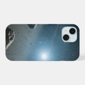 明るい星のまわりにのベガの小惑星帯。 iPhone 15ケース (裏面横)