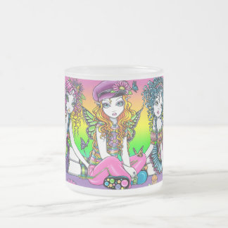 "明るい水晶キンボウゲ"の虹の妖精の友人 フロストグラスマグカップ