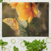 明るい深い黄色の花と蝶 キッチンタオル (折り畳み)