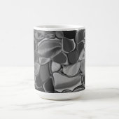 明るい灰色と暗い丸い形状。 モーフィングマグカップ (中央)