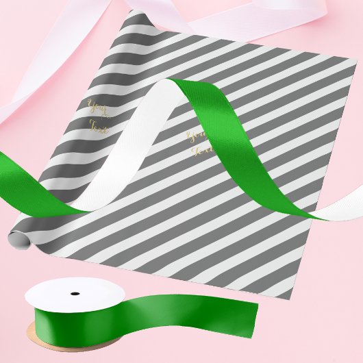 明るい無地のクリスマスグリーンホリデーギフトラッピング サテンリボン