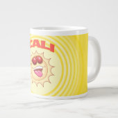 明るい笑顔のカリサン ジャンボコーヒーマグカップ (正面右)