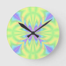 明るい紫色および緑パターン