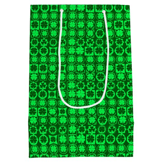 明るい緑のアイルランドのケルト色のシャムロックの色合い ミディアムペーパーバッグ (裏面)