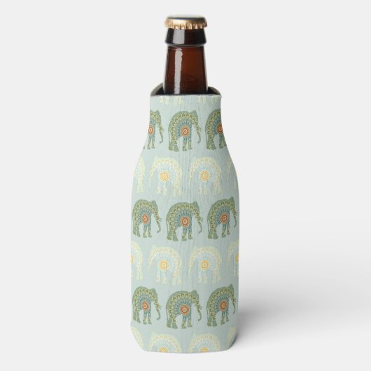 明るい緑の象と曼荼羅 ボトルクーラー (ボトル正面)