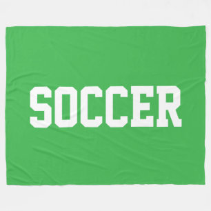 明るい緑色の背景に白いサッカーの文字がプリントされた楽しいアスリート向けのデザイン フリースブランケット