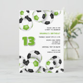 明るい緑色の黒いサッカーボール子供の誕生日 招待状 (スタンド正面)