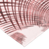 明るい背景に交差する赤と茶色のカーブ テーブルクロス (アングル)