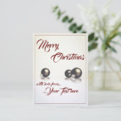 明るい背景の前にある3つのクリスマスボール シーズンポストカード (スタンド正面)