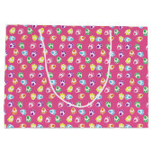 明るい色のイースターバニーの前足のピンク ラージペーパーバッグ (裏面)