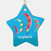 明るい色のキテボード セラミックオーナメント (左)