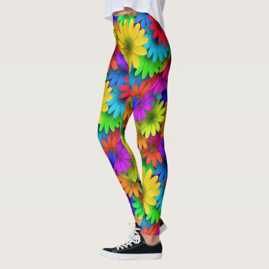 明るい色のデイジー レギンス (左)