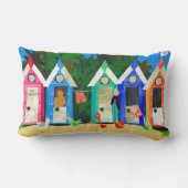 明るい色のビーチの小屋、シーグルと砂 ランバークッション (裏面)