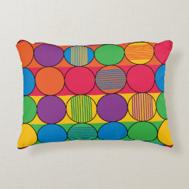明るい色の円とストライプ アクセントクッション