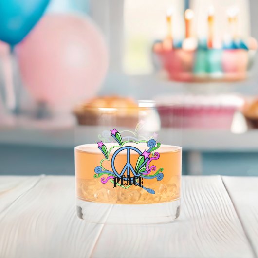 明るい色の平和サインデザイン星巻 ウイスキーグラス (インサイチュ (ベビーシャワー))