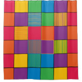 明るい色の正方形とストライプ シャワーカーテン (正面)