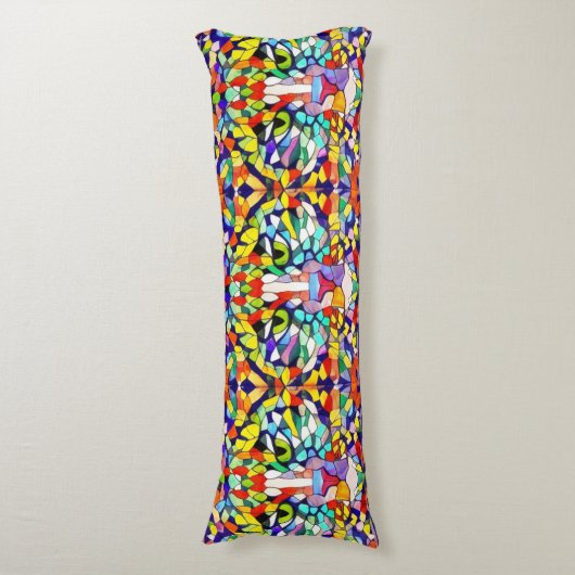 明るい色の猫の顔 – カタツムジーのモザイクパターン ボディピロー (正面縦)