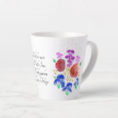 明るい色の雨の花の庭の小ラテ カフェラテマグ (右アングル)