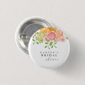 明るい花と柑橘類のブライダルシャワー 缶バッジ (正面&裏面)