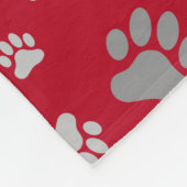 明るい赤とシルバーのグレーの前刷り フリースブランケット (角)