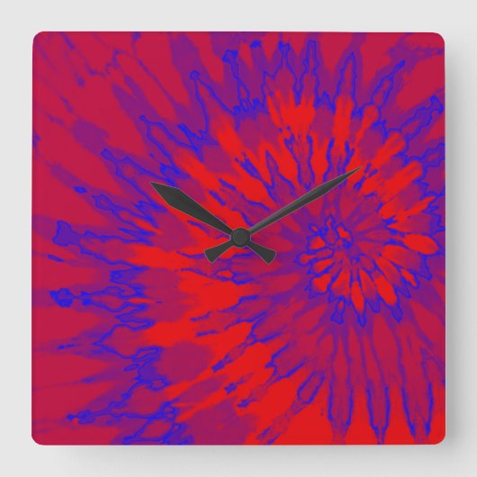 明るい赤と青のスパイラル絞り染め時計 スクエア壁時計 (正面)