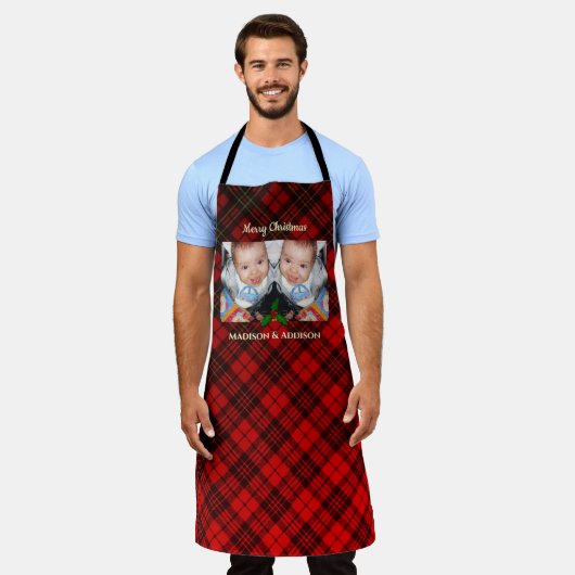 明るい赤のクリスマスタータンチェックのパターカスタムン写真 エプロン (着用した状態)