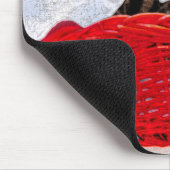 明るい赤のバスケット写真の可愛い眠れる子猫 マウスパッド (コーナー)