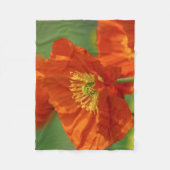 明るい赤のポピー フリースブランケット (正面)