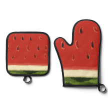 明るい赤の水の色のスイカ