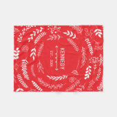 明るい赤の白離れフローラモノグラムパターン フリースブランケット (正面(横))