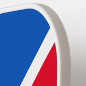 明るい赤の青の色ブロック白の対角線ストライプ ピックルボールラケット (左詳細)