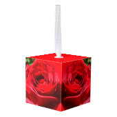 明るい赤バラ花美しいフローラ キューブオーナメント (裏面アングル)