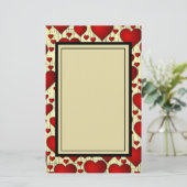 明るい赤ロマンチックなハートパターン 便箋 (スタンド正面)