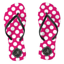 明るい赤紫色と白の水玉模様とモノグラム