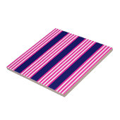 明るい赤紫色と白ストライプい5色の青 タイル (側面)