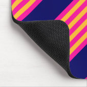 明るい赤紫色と黄ストライプ色のネイビーブルー マウスパッド (コーナー)