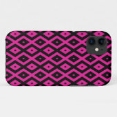 明るい赤紫色と黒のダイヤモンドパターン Case-Mate iPhoneケース (裏面(横))