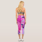 明るい赤紫色エレガントとダークブルーライムライトアジサイ カプリレギンス (裏面)