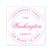 明るい赤紫色スクリプトファミリ名 |ラウンド差出人住所 セルフインキングスタンプ (デザイン)