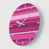 明るい赤紫色ストライプ ラージ壁時計 (傾斜)