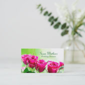 明るい赤紫色ピンクのバラを薄い緑の背景に 名刺 (スタンド正面)