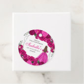 明るい赤紫色ピンクアンドシルバーフローラキンセアニェラサークル フェイバータグ (インサイチュ)