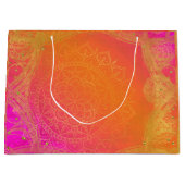 明るい赤紫色ピンクオレンジ&金ゴールドインディアンマンダラパーティー ラージペーパーバッグ (正面)