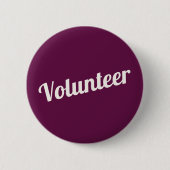 明るい赤紫色ピンクピンバックボランティアボタン 缶バッジ (正面)