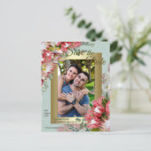 明るい赤紫色プロテアとグリーン&金ゴールド保存日付 案内ポストカード (スタンド正面)